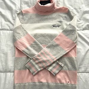TOMMY HILFIGER PINK AND GREY TURTLENECK